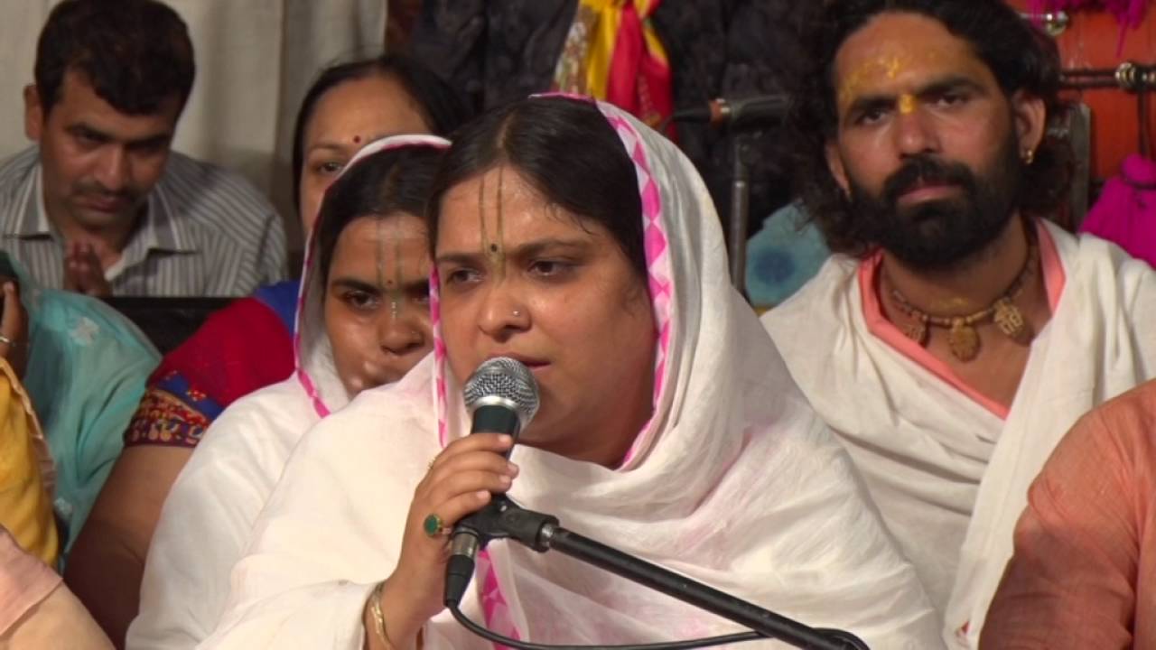 HUMARE HAIN SHREE GURUDEV HUME KIS  BAAT KI CHINTA BY SUSHRI PURNIMA SHADHVI POONAM DIDI