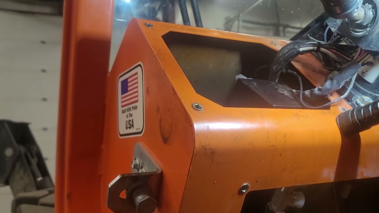 10054 JLG Skytrack. replacing hydraulic brake valve