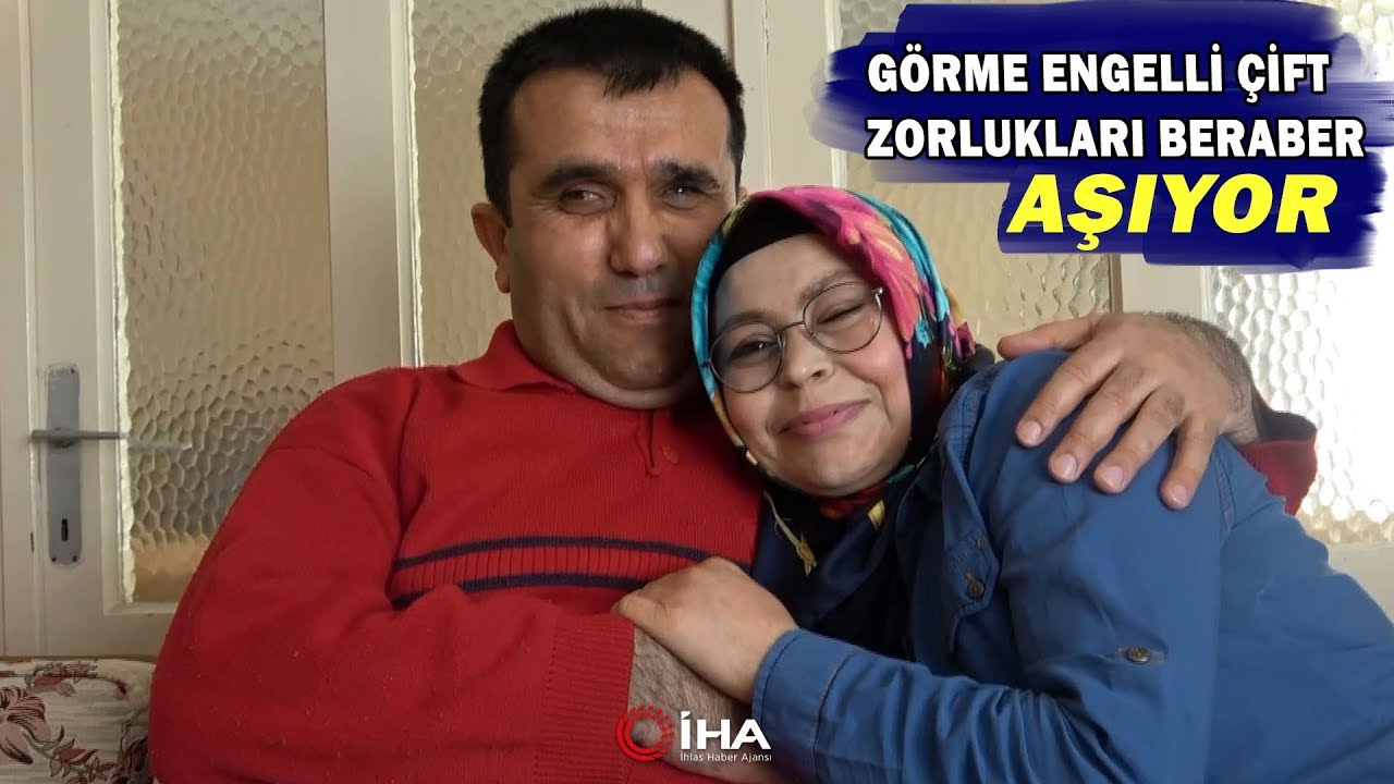 Görme Engelli Çift Zorlukları El Ele Vererek Aşıyor
