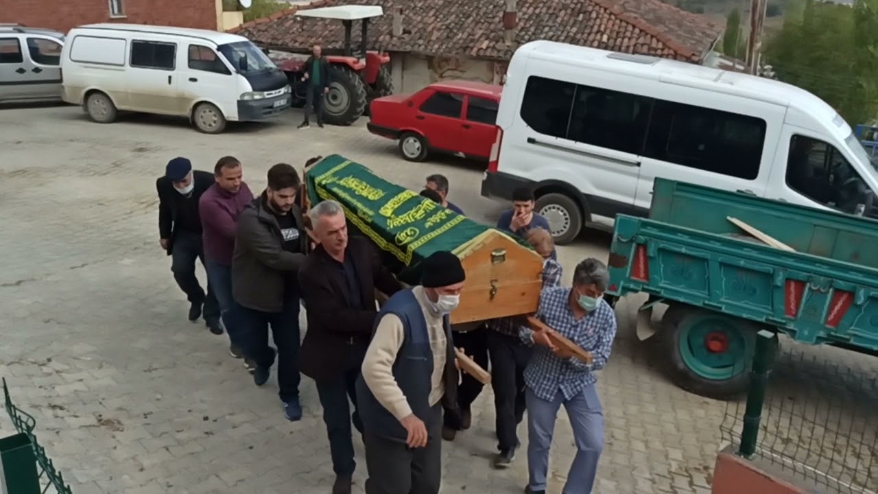 NİKSAR GÖZPINAR KÖYÜ ORHAN AYTEKİN CENAZESİ CAMİYE GİDİŞ 3  13 EKİM 2021