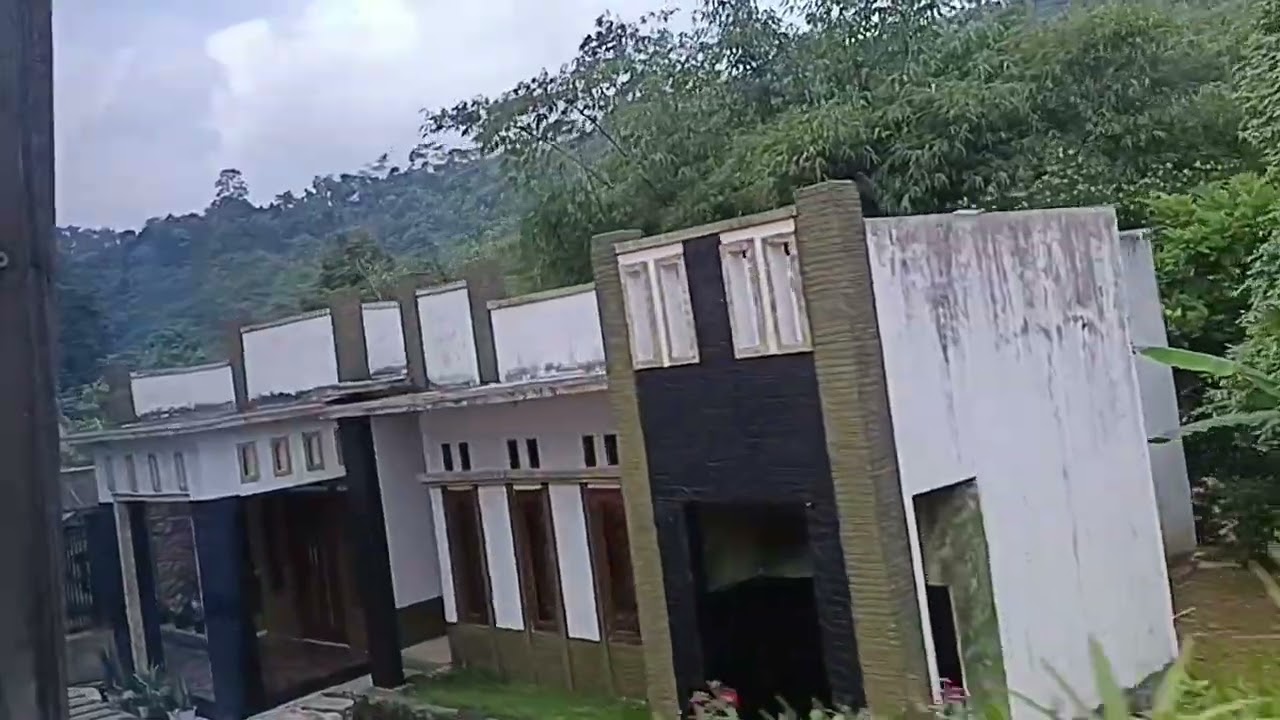 Menyusuri Indahnya Jalur Kereta Api Siliwangi Cipatat – Cianjur 