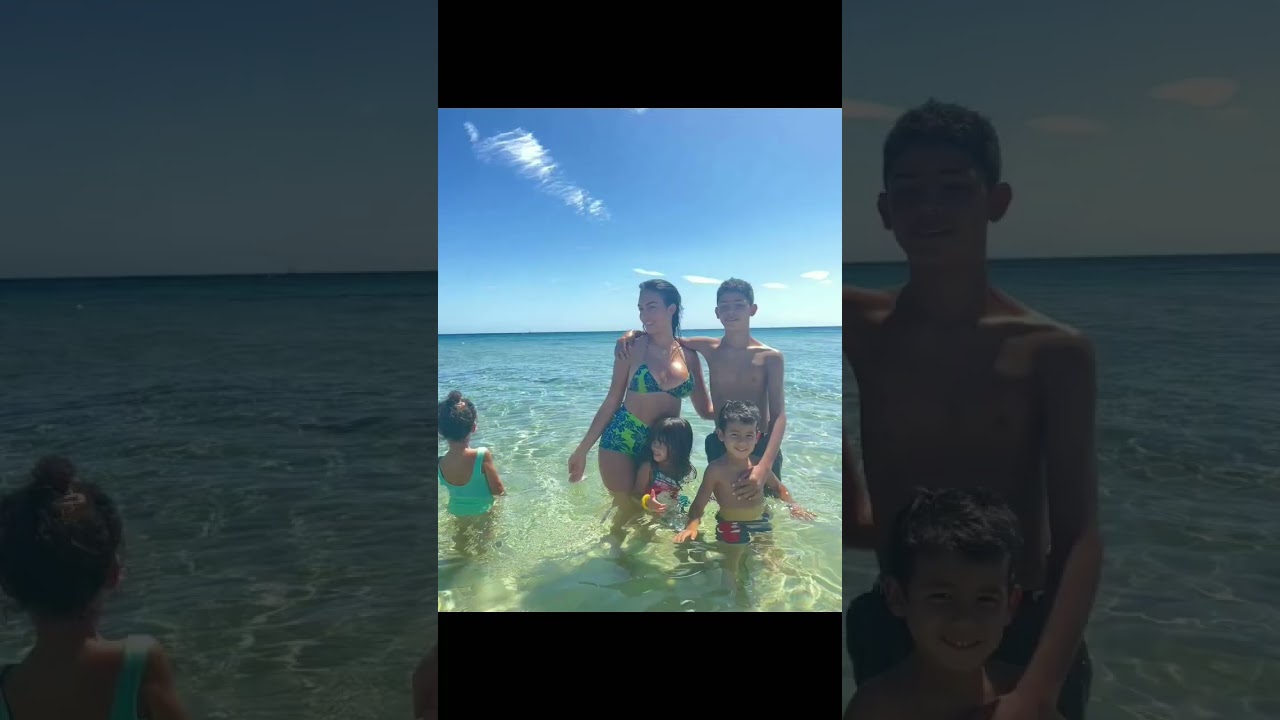 Georgina Rodriguez Sexy Photos 🔥😻 #georginarodriguez #cristianoronaldo #georgina #cr7 #hot wife