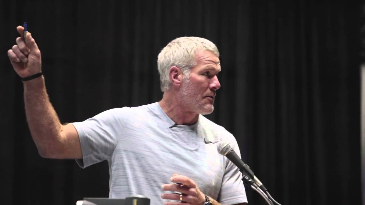 Brett Favre tells how he learned to read the nickel defense
