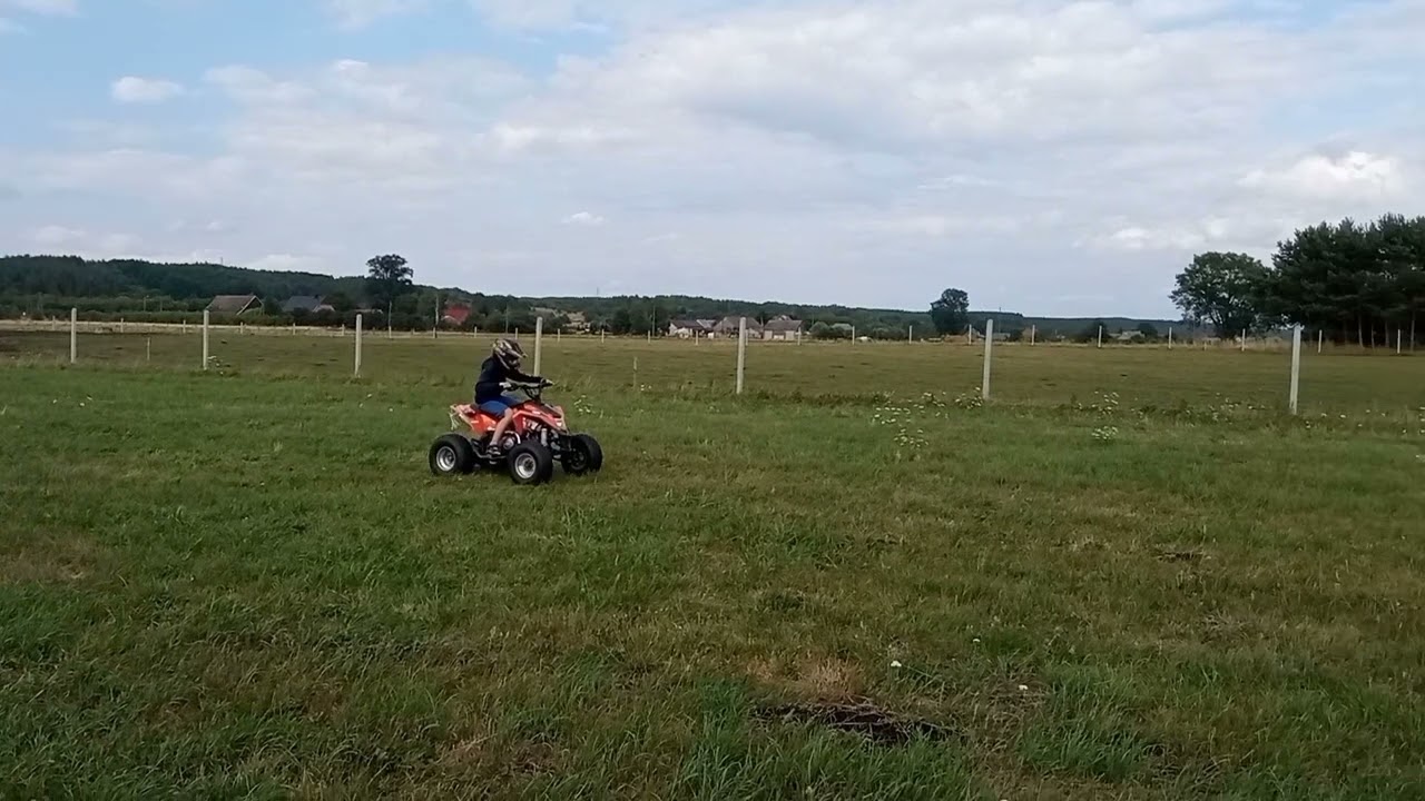 Quad 125 spalinowy Hecht made for fun.