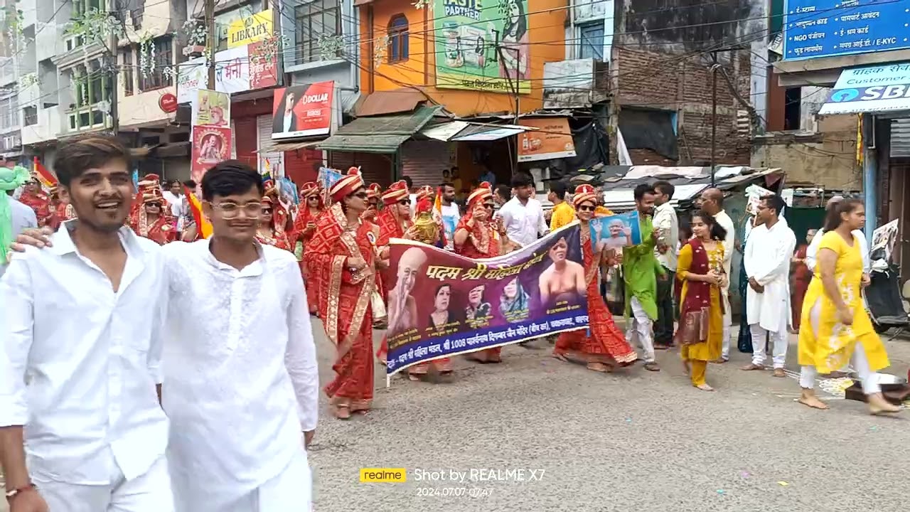 परम पूज्य निर्यापक श्रमण मुनि पुंगव श्री सुधासागर जी महाराज जी की भव्य आगवानी आज (सागर) में