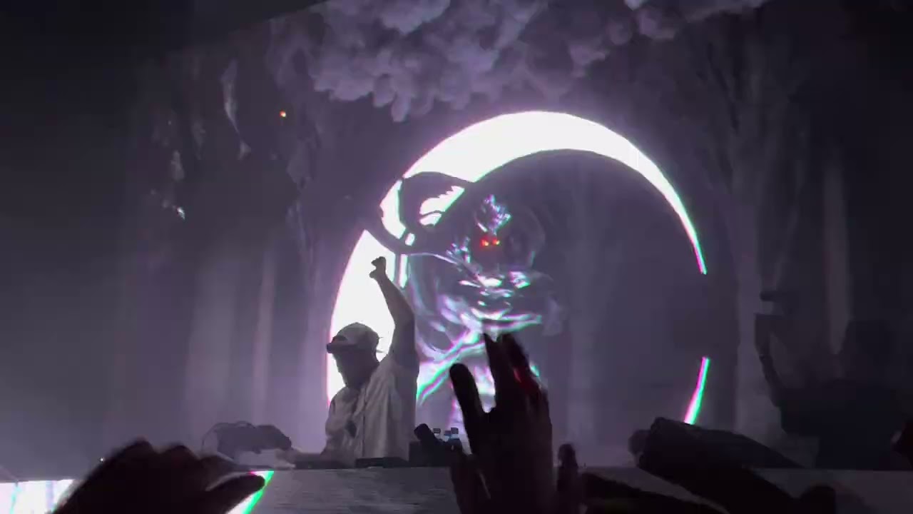 Space 92 - The Door // live at EPIC Prague