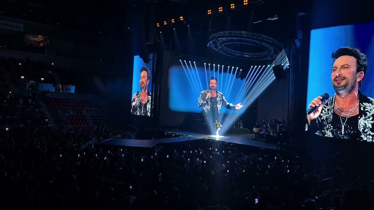 Tarkan'dan Düsseldorf'ta mega konser