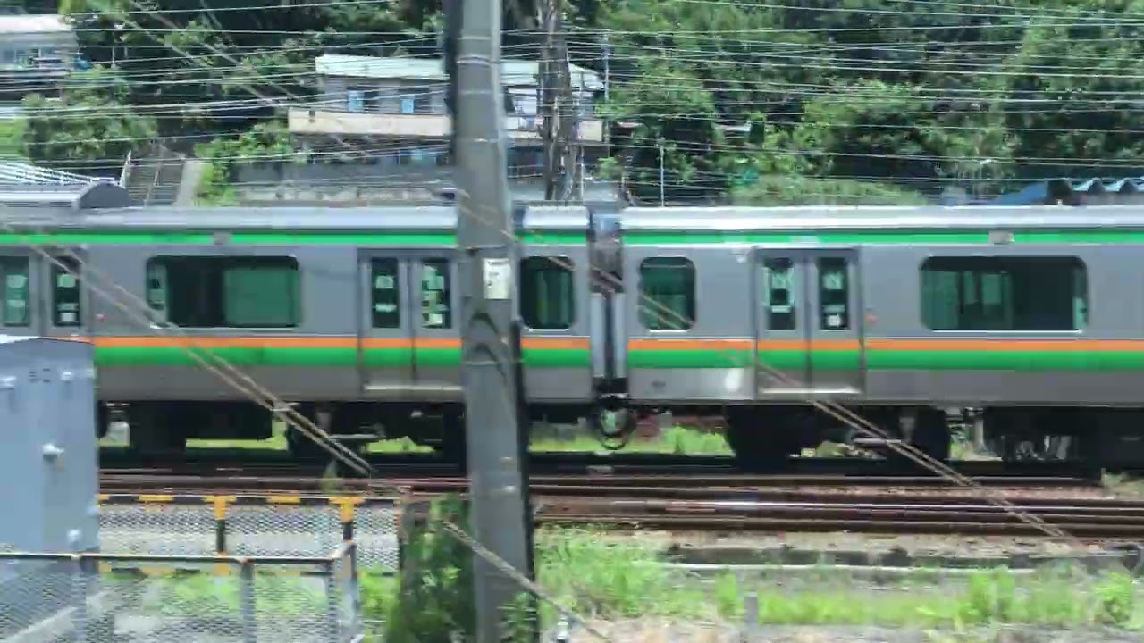 東海道本線平塚〜小田原間　山側車窓風景　（※平塚で待避ありの特別快速）2025.7.19撮影