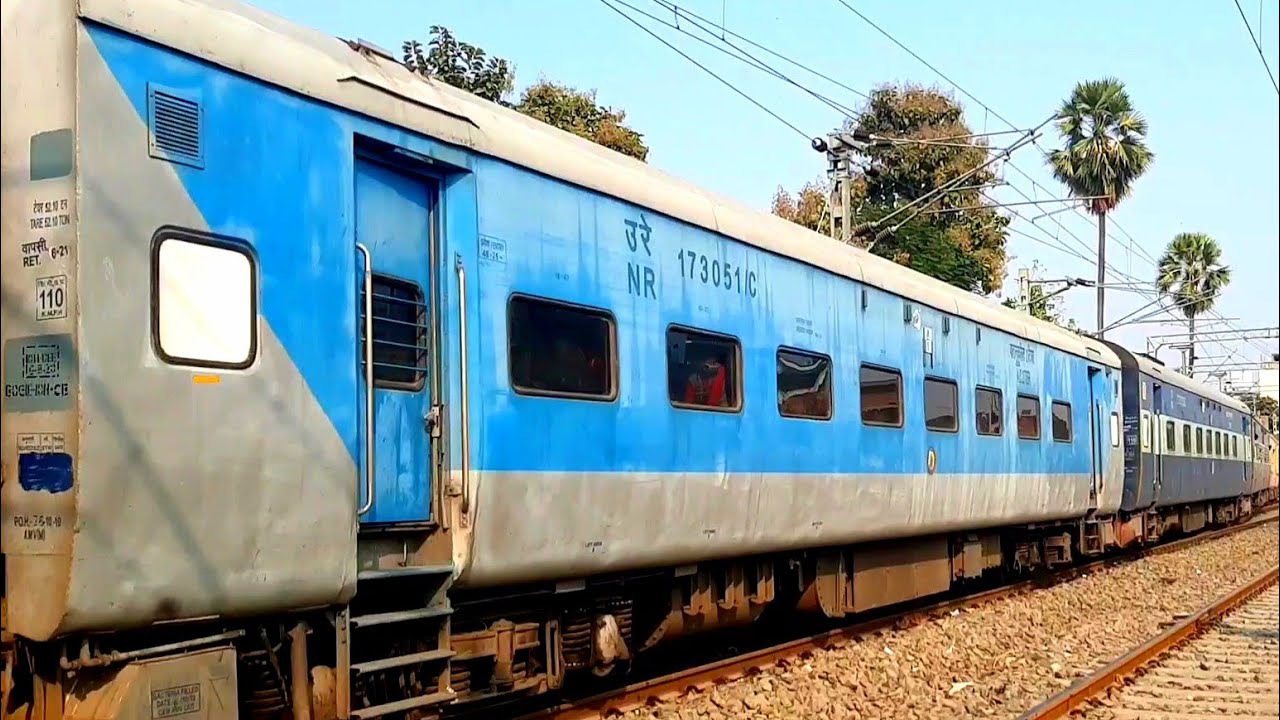 Rare ICF Shatabdi Livery Three Tier AC Coach in Anandvihar Bhagalpur Puja Special