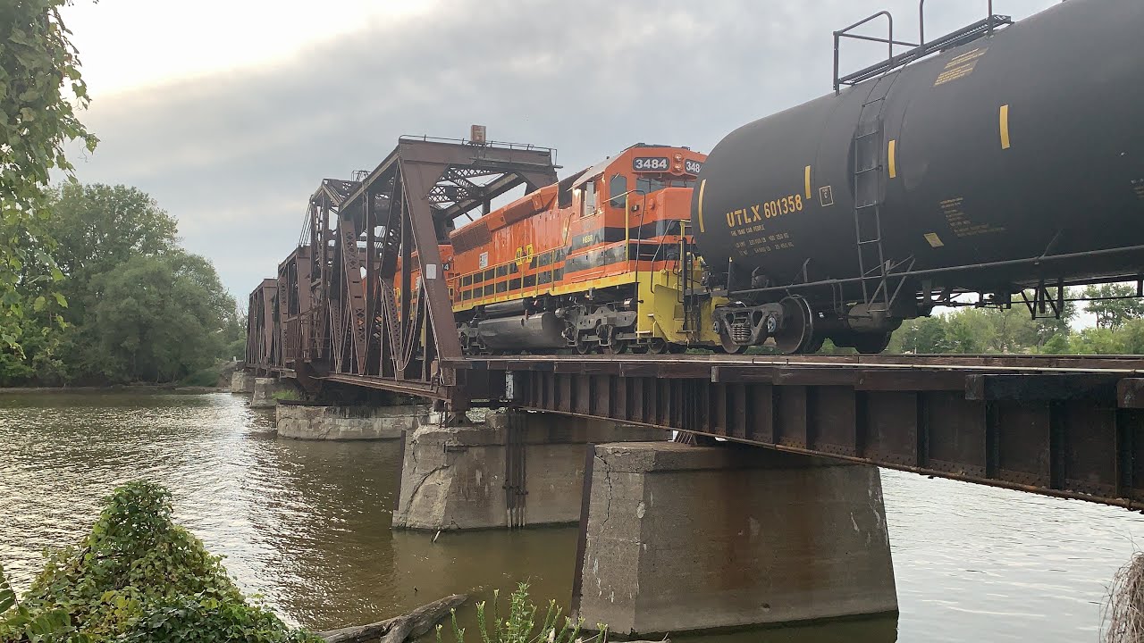 HESR 701~3414 & 3484 Crossing Saginaw River and HESR 703 preparing for Setout Saginaw Mi