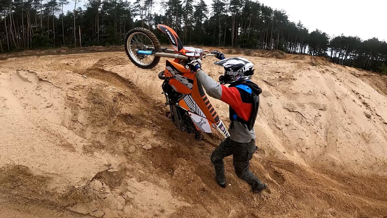 KTM exc 200 | Moc 250 waga 125 ? | Roman testuje