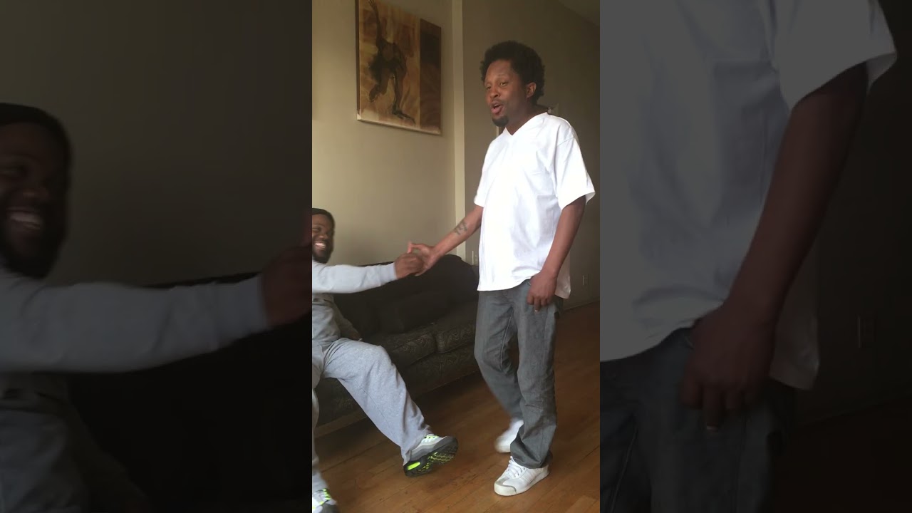 Johnny P sings to Ak & Belo #JohnnyP4Ever #doordie #samcooke #singer