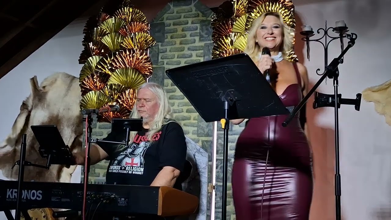 Clive Nolan and Laura Piazzai - Shadows - Live At Music At The Mead Hall 3 (11-10-2025)