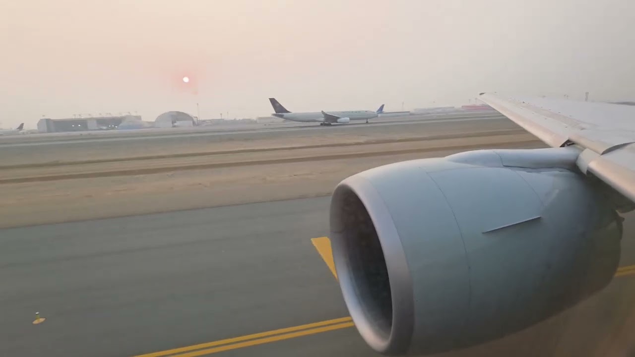 Raw Footage: Qatar B777-300er JED-DOH 