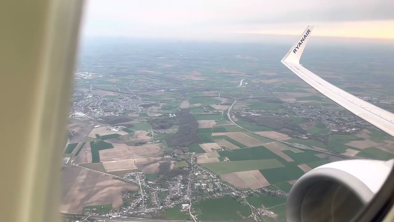 Stunning takeoff from Charleroi Airport Ryanair 738