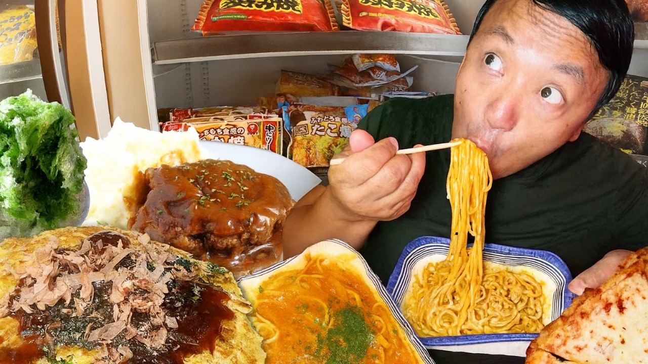 Шведский стол с замороженными японскими продуктами в Осаке, Япония