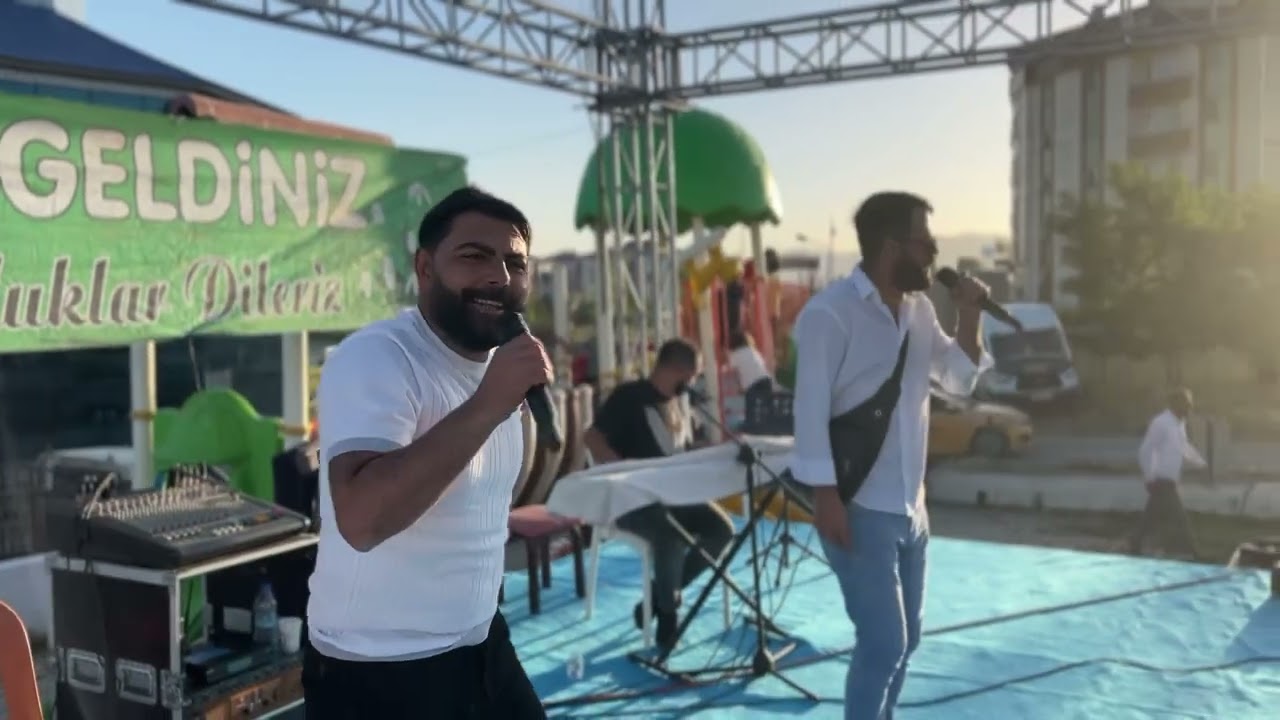 ADAR AWAZ 