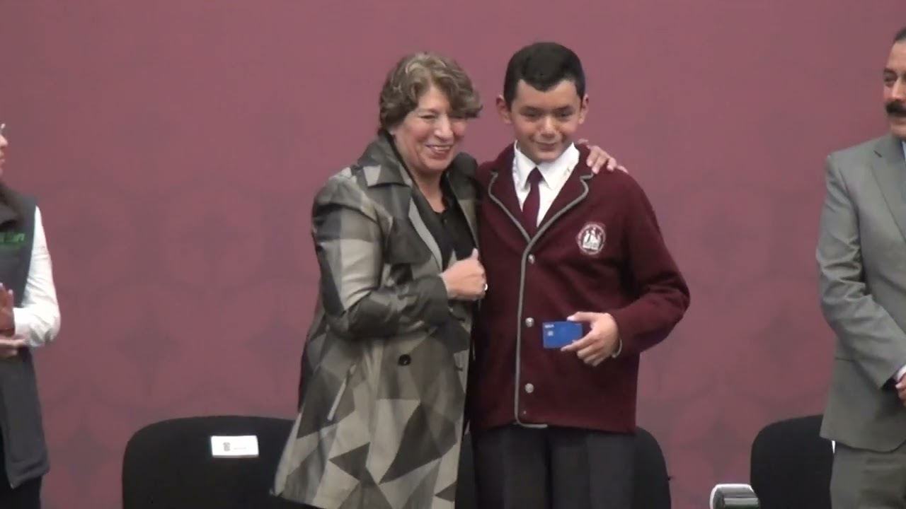 Entrega Delfina Gomez Becas para el Bienestar a Estudiantes Destacados en el Estado de México