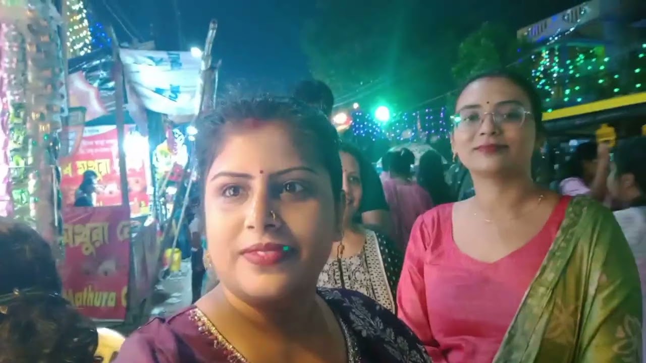 রিমির বাড়ি গিয়ে সবাই মিলে নৈহাটির ঠাকুর দেখা।