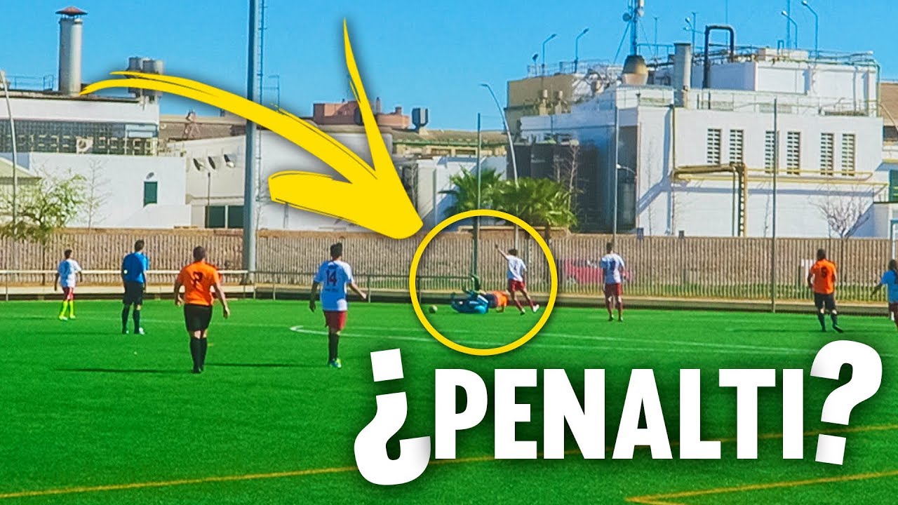&iquest;PENALTI? PARTIDO de F&Uacute;TBOL LIGA de Wuajordi y Gerardo