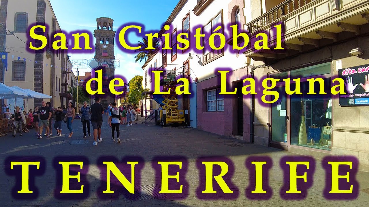 Walking in San Crist&oacute;bal de La Laguna during The Holy Christ of La Laguna Festival 2022.