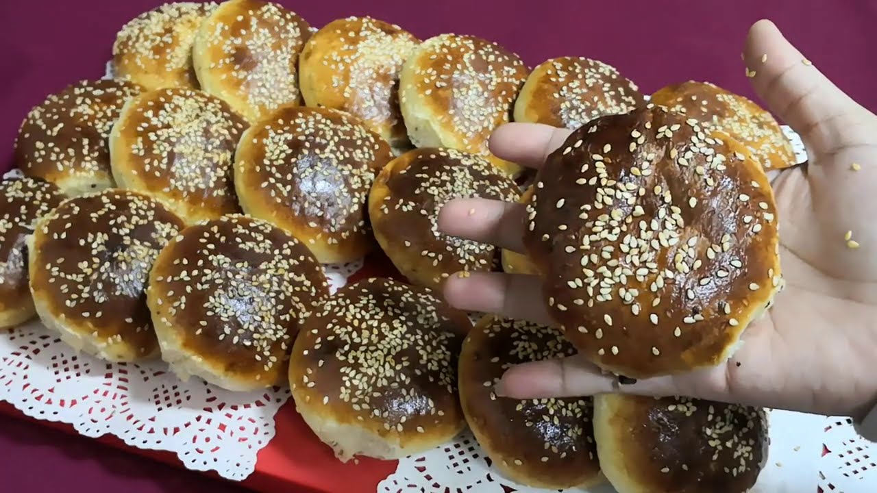 ندمت اللي كنت تنديرهم بالطريقة العادية كريصات بدون بيض تيجو روعة سهلين وخفاف والأهم انهم ناجحين
