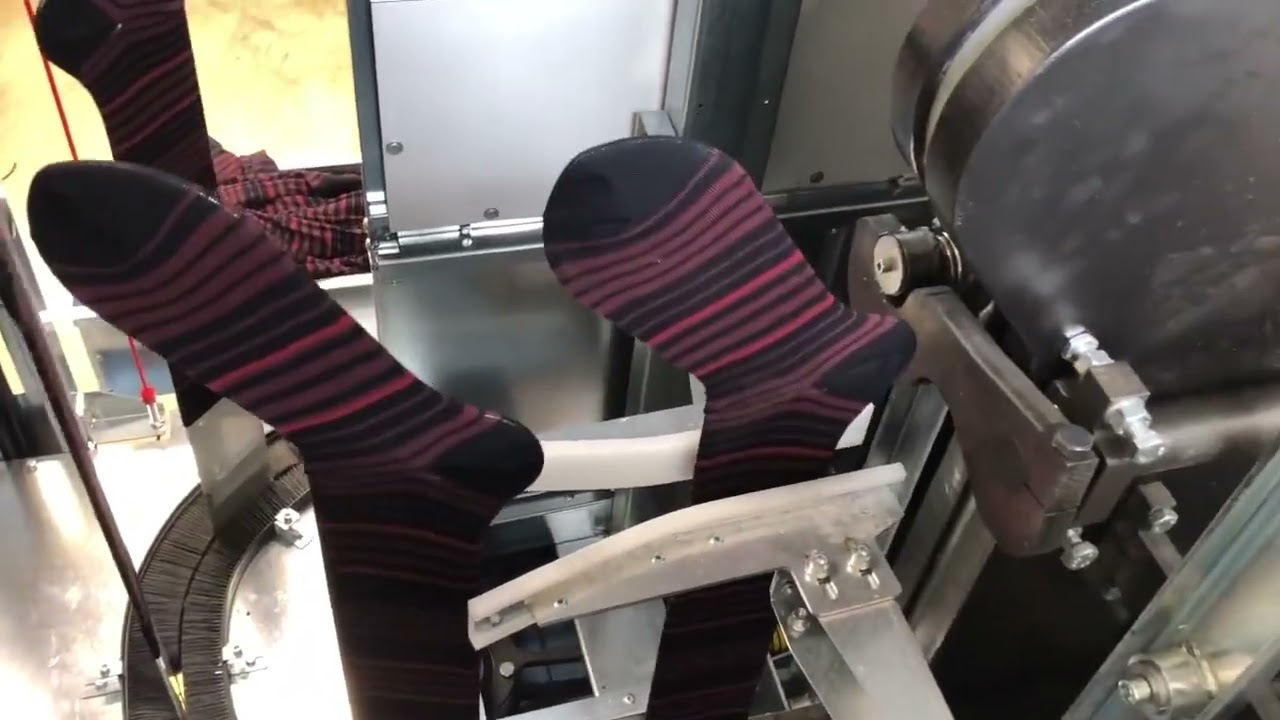 Tecnopea Ghibli Compact.• Máquina de planchar a vapor para calcetines.