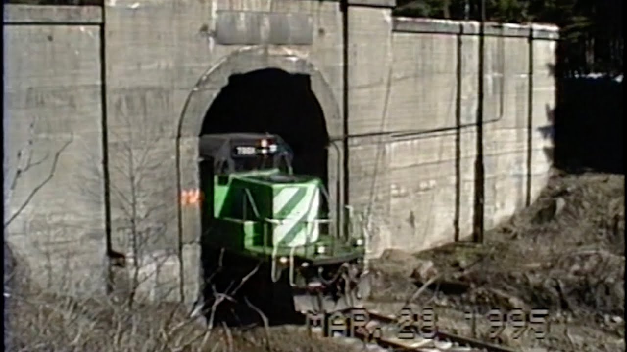 1995_03_28 BN Cascade Tunnel Scenic WA Double Stack MRL SD45