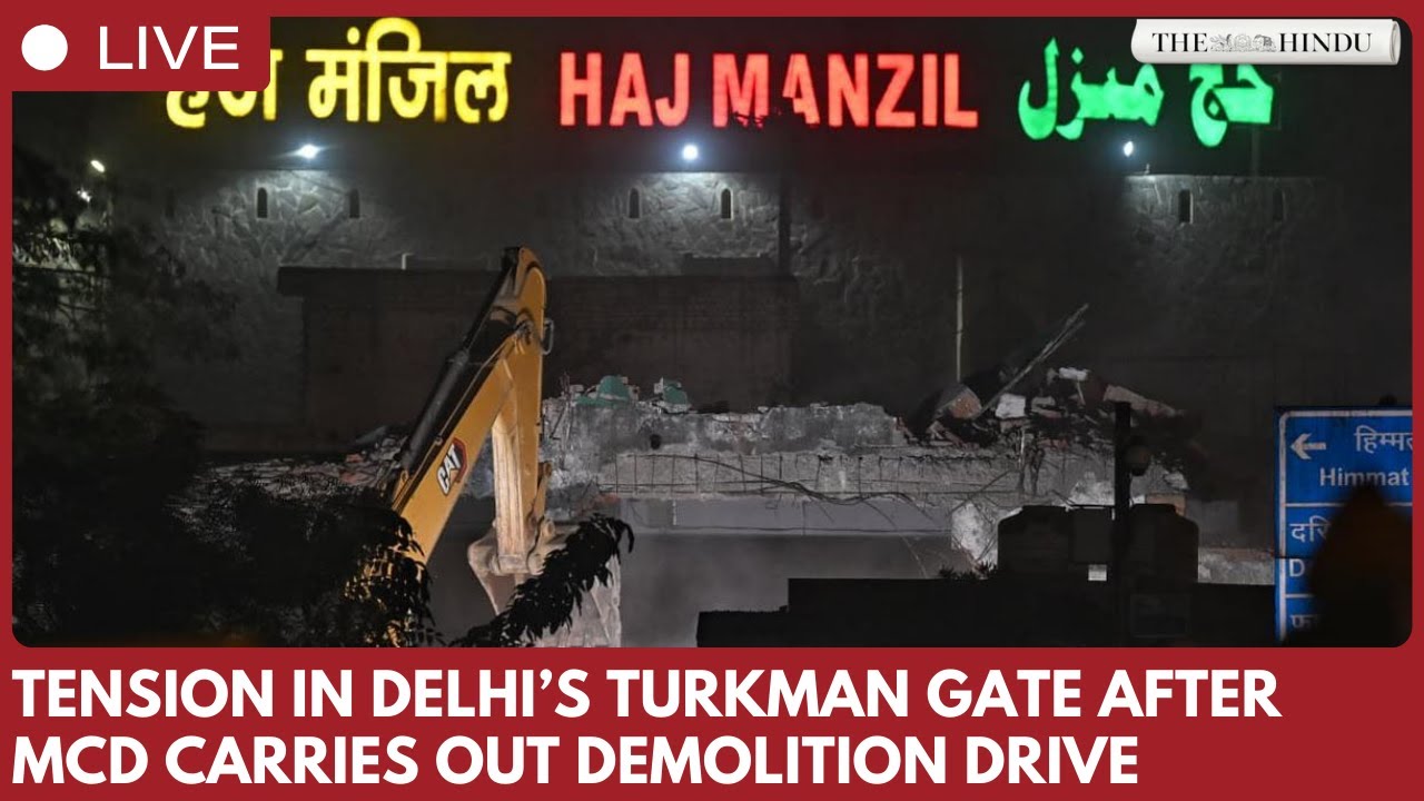 MCD carries out demolition drive near Faiz-e-Elahi Masjid in Turkman Gate
