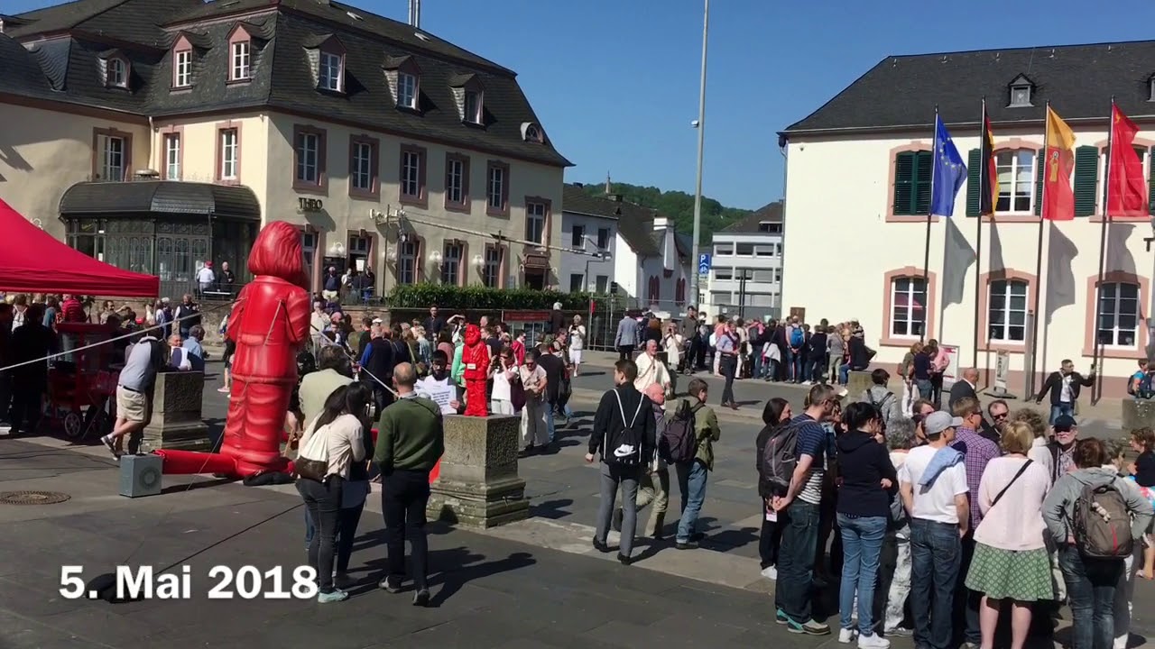 Enthüllung der Karl-Marx-Statue in Trier
