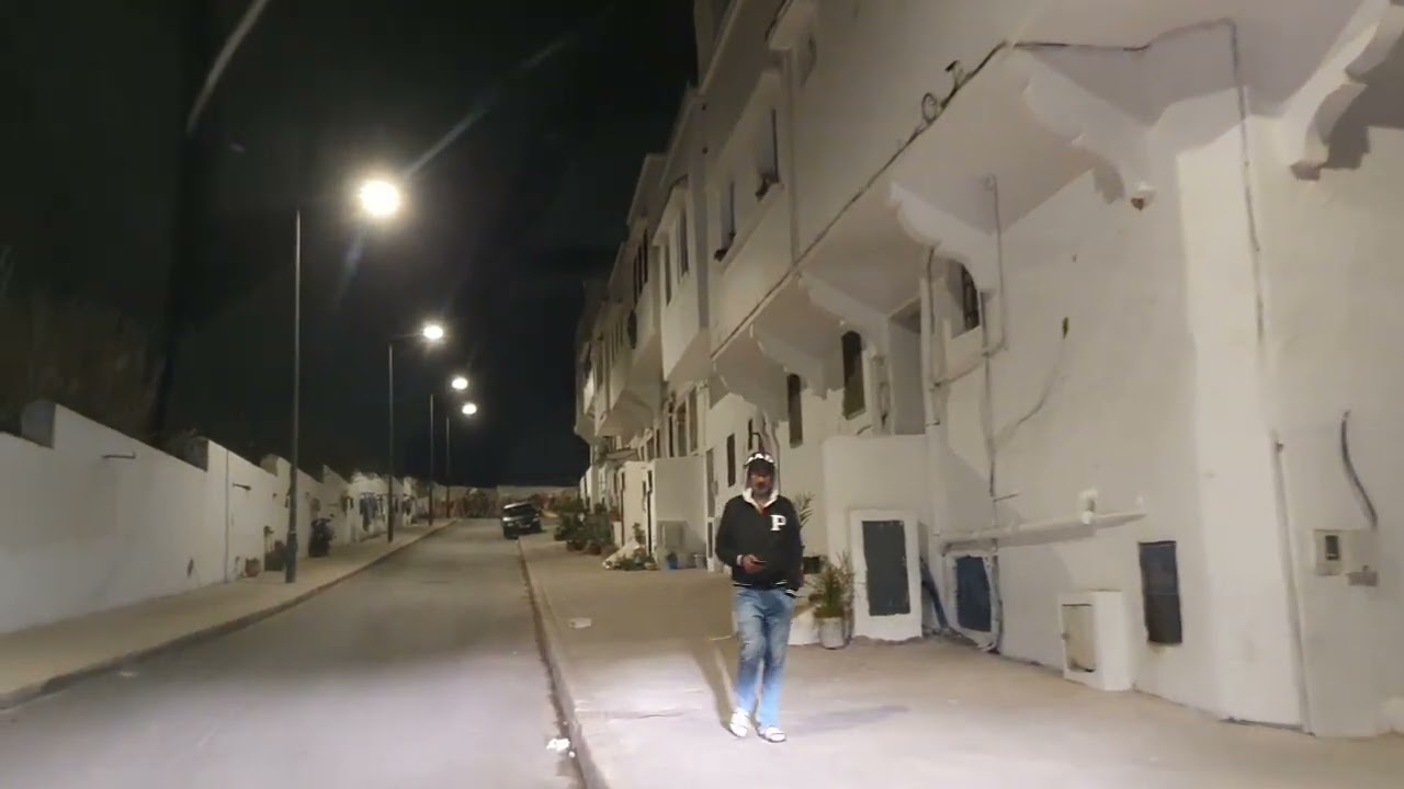 مباشرة من العاصمة الرباط عملية هدم كبيرة في غربية بالقرب من مقبرة الشهداء  الله يصاوب للجميع