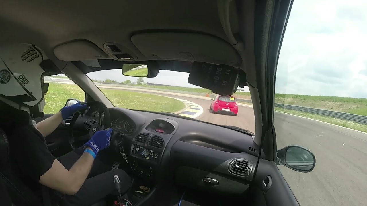 Autodromo di Modena.Tutti a bordo. 206 RC/Clio Cup.