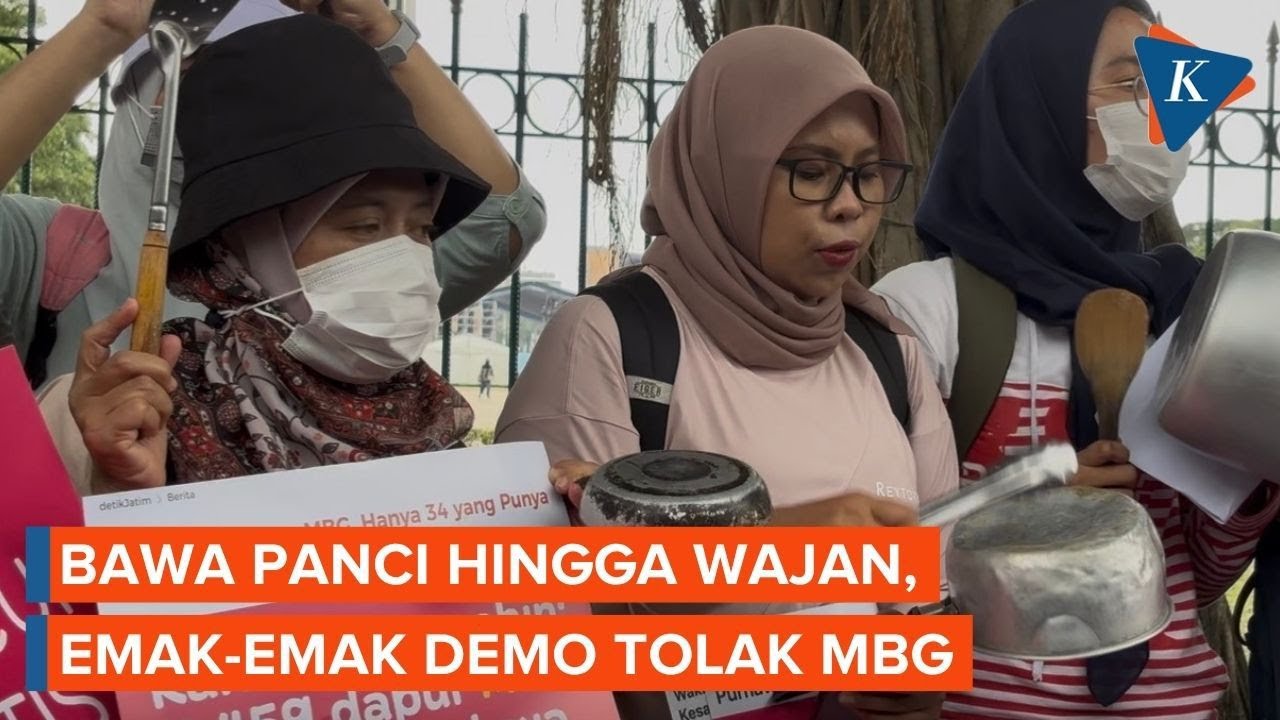 Emak-emak Bunyikan Panci dan Wajan, Demo Tolak MBG di Monas