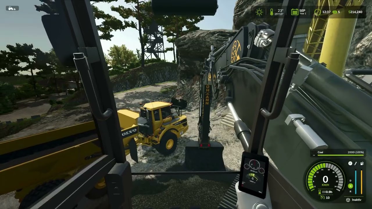 Idag så flyttar vi litte kol med en Volvo ECR355EL med en engcon planerings skopa utan rototilt.