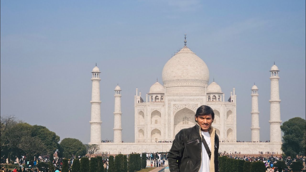 Taj Mahal Pohoch Gaye 😍