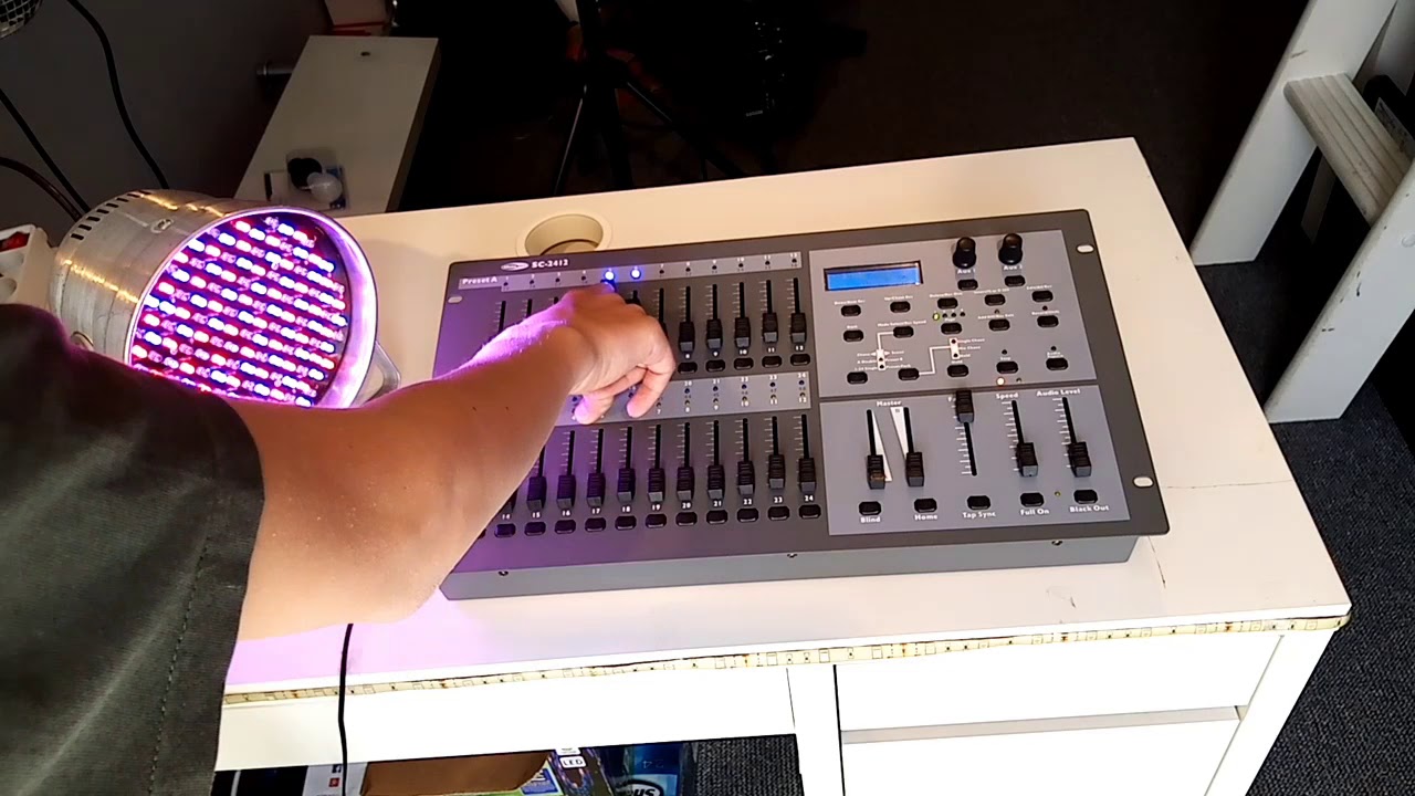 Review showtec SC-2412 lichtsturing op dmx uitleg Nederlands