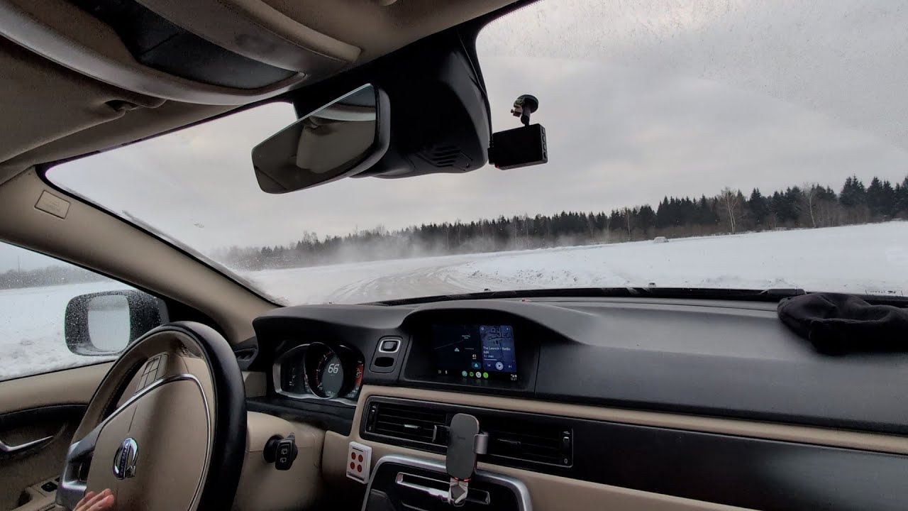 Volvo XC70 D5 - drift on ice