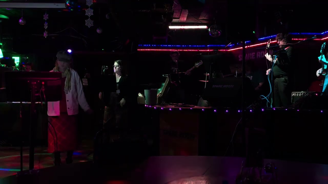 Big Shawney D singing Revolution