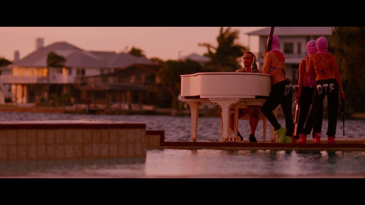 SPRING BREAKERS &ndash; Everytime Scene [Full HD]