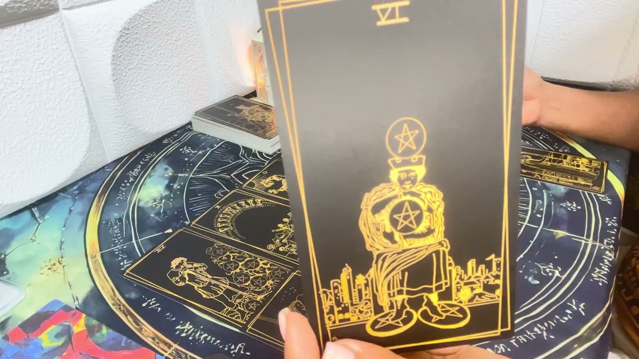 AQUÍ HAY UN TRIÁNGULO AMOROSO #tarot #hotoscopo #amor #lecturacartas 