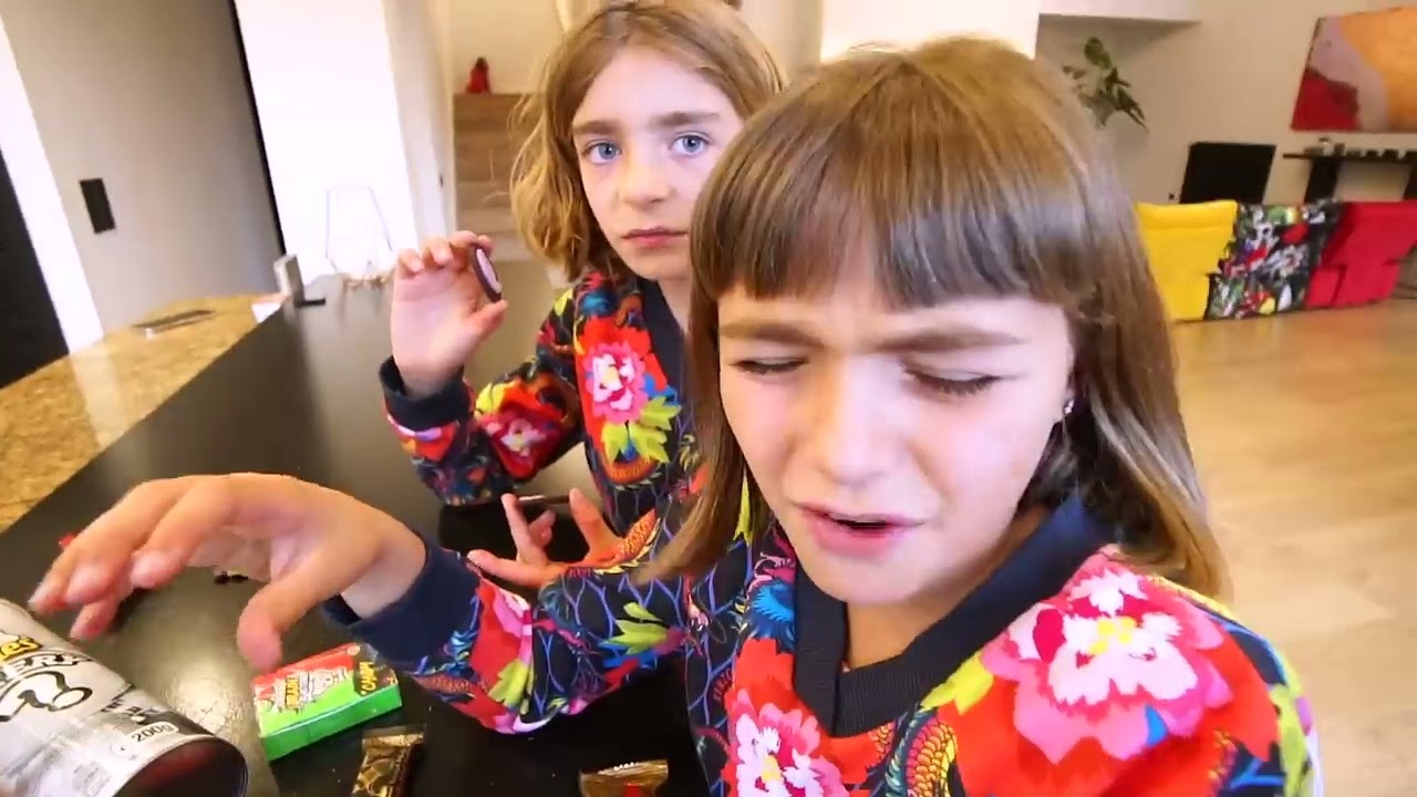 PROBANDO DULCES RAROS &Aacute;RABES itarte vlogs