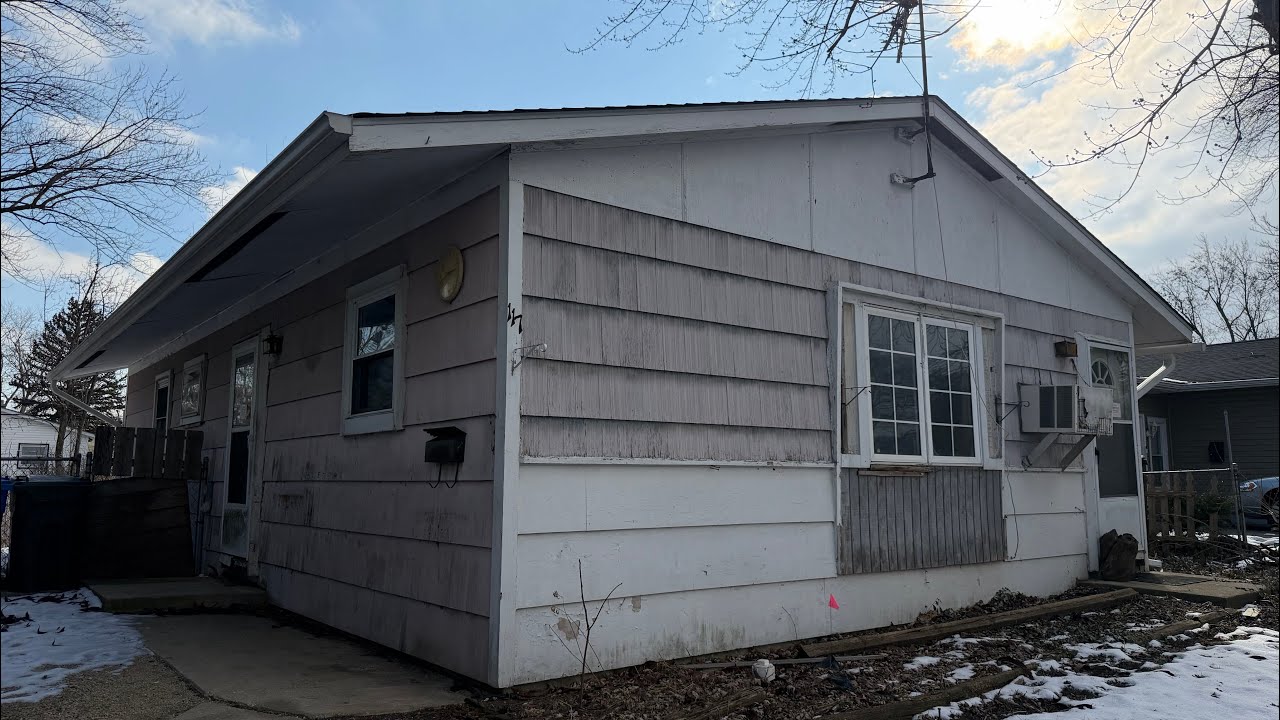Remodeling a Hoarder House - Day 2 Demolition
