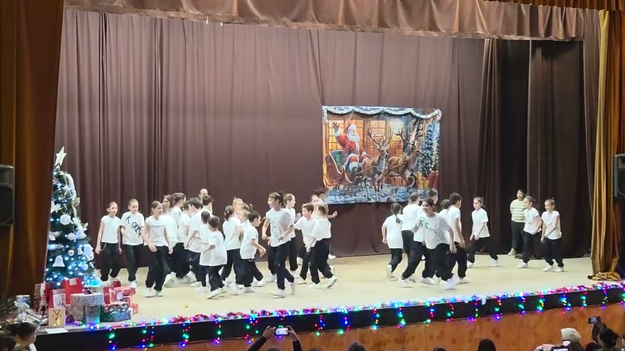Spectacol de Crăciun - Ineu 2025 - Dans modern 2