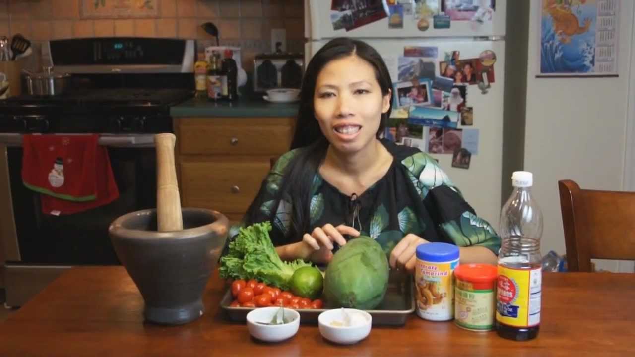 Thai Food - Som Tum (Papaya Salad)