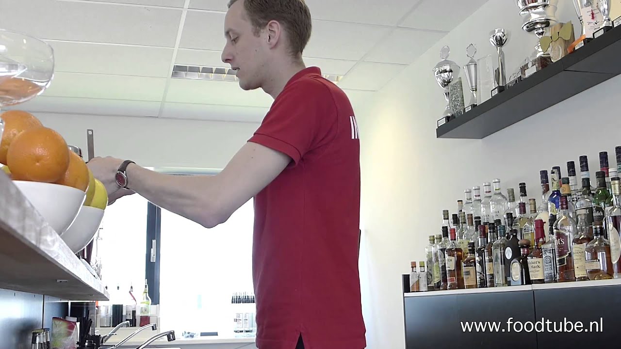 Mads Voorhoeve mixt drie klassieke cocktails