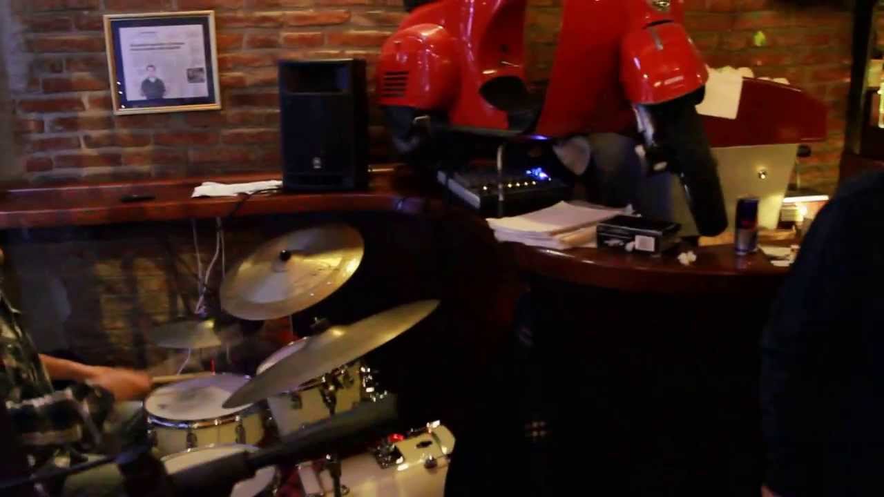 Bolla Trio, Wine & Roses Medley.