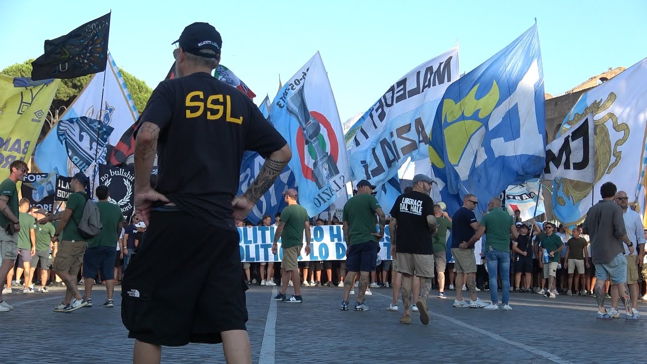 SS Lazio, un fiume biancoceleste travolge Roma. La protesta dei tifosi contro Lotito