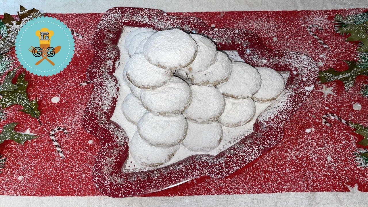 Κουραμπιέδες Χωρίς Μίξερ / Greek almond snow balls - Kourabiedes