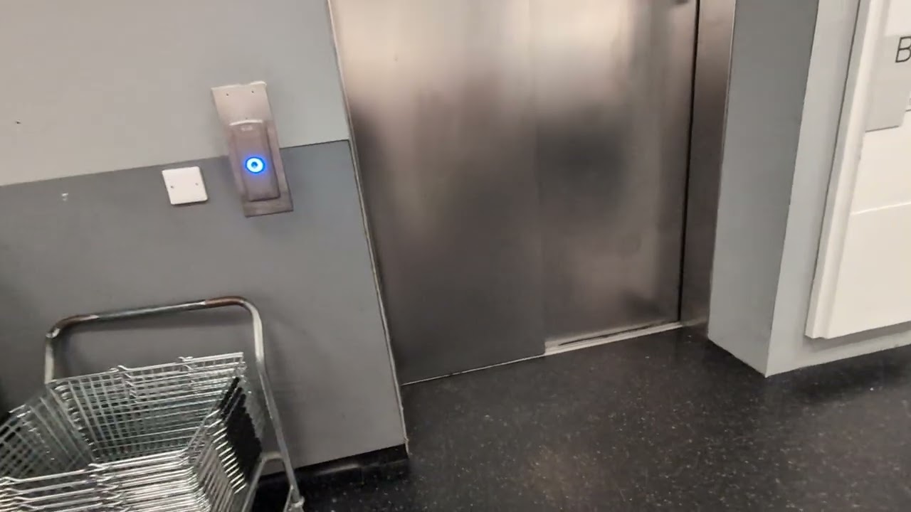 TKE lifts (Modded by Otis) in Marks & Spencer's Belfast 