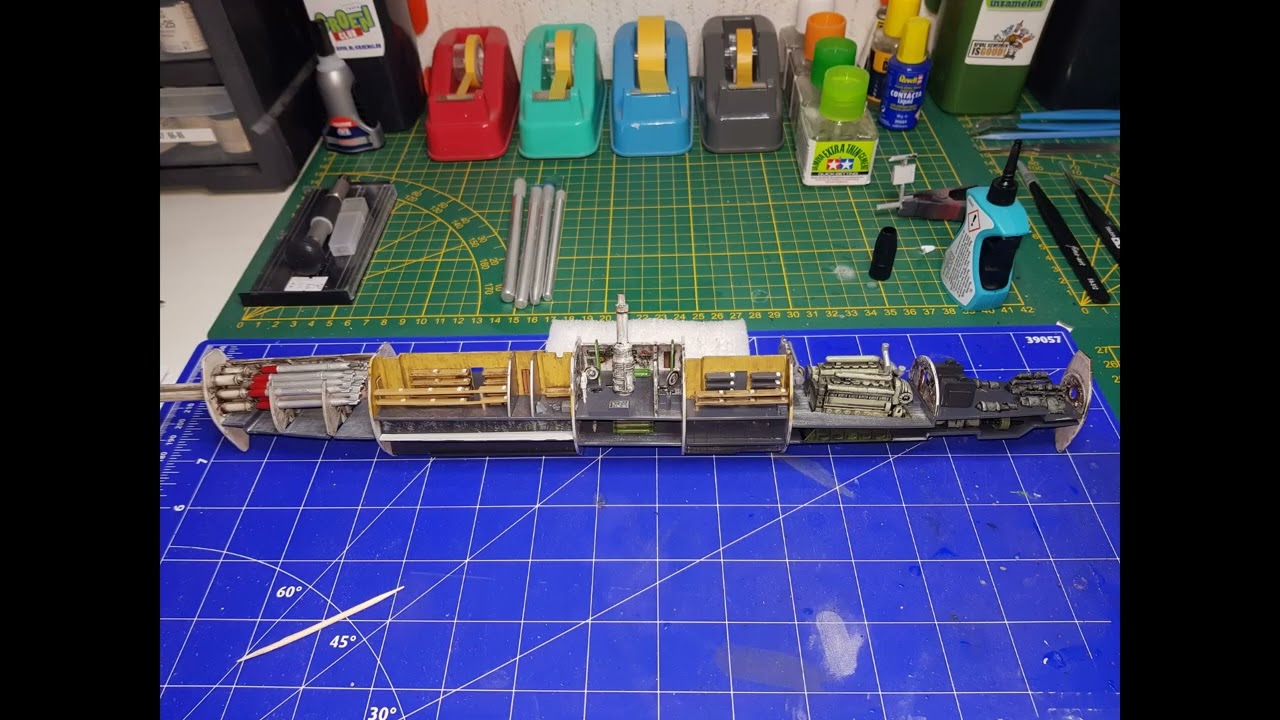 REVELL U-BOAT WITH INTERIOR 1.144 FULL BUILD